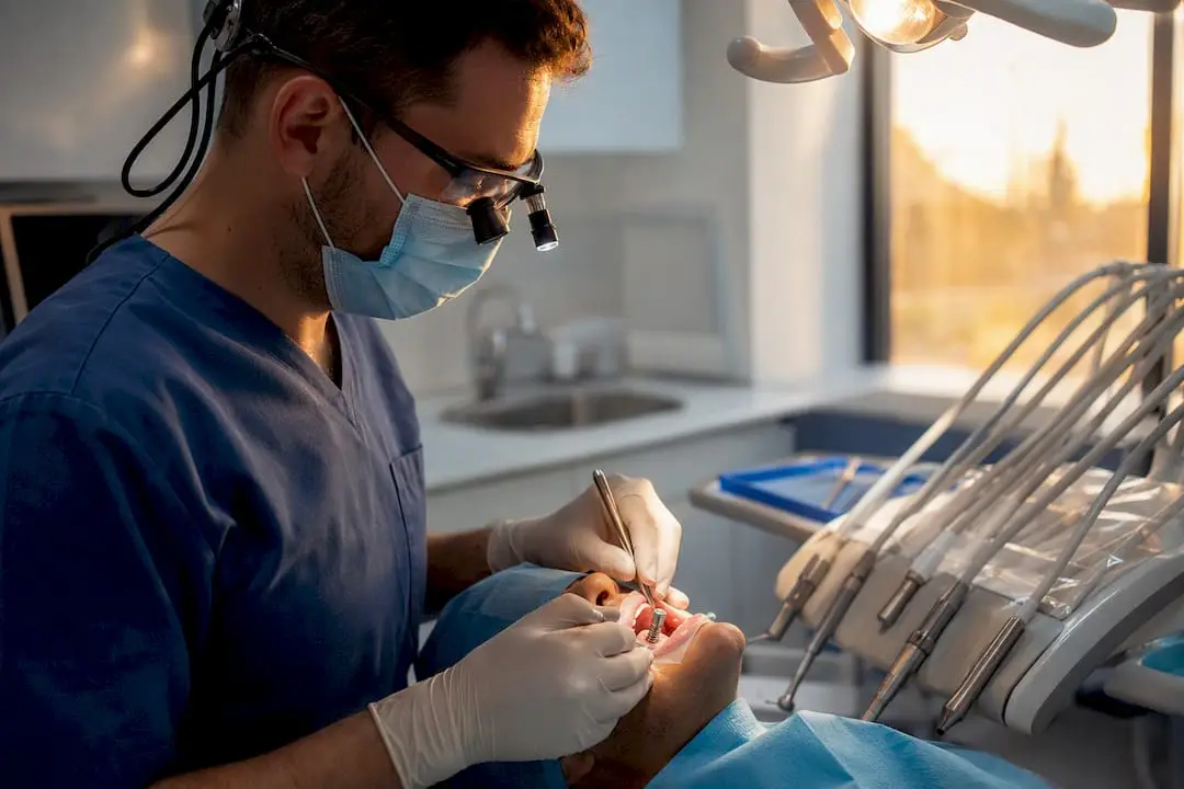 Titanium brush cleaning dental implant surface